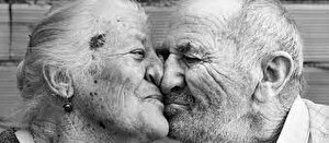 زندگی جنسی در سالمندان، بله یا خیر؟ ( + 5 فایده مهم معاشقه در پیری)