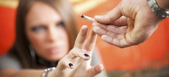 چگونه مصرف مواد مخدر همزمان با رابطه جنسی احتمال بروز